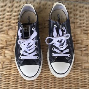 Black Converse!